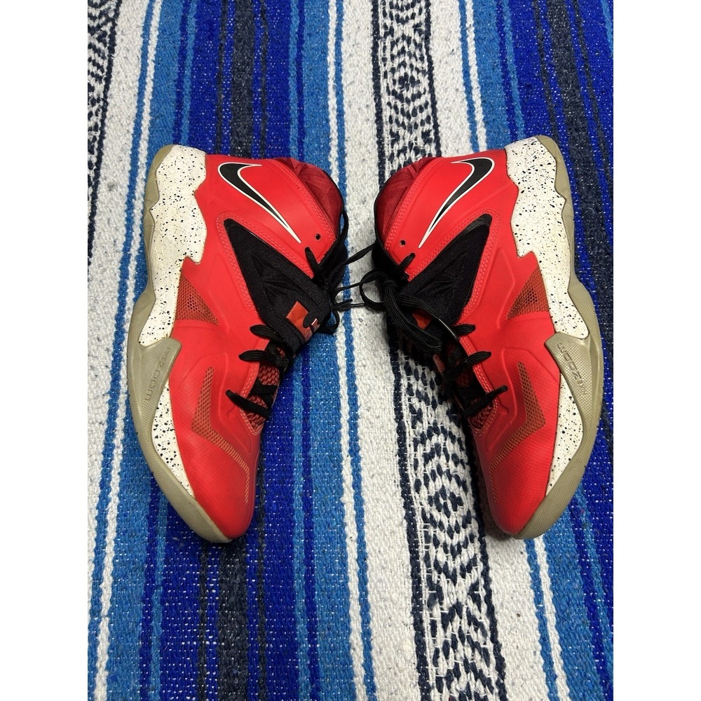 Nike Lebron Soldier 7 Mens Size 9.5 Sneakers Bright Crimson Shoes 599264-602